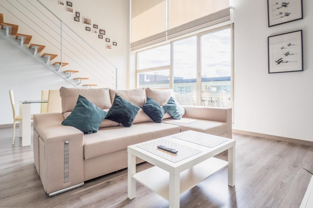 El Ventero Apartment - Elegante Apt Para 5 Con Terraza, Wi-Fi Y Aparcamiento En La Calle Camarma de Esteruelas Dış mekan fotoğraf