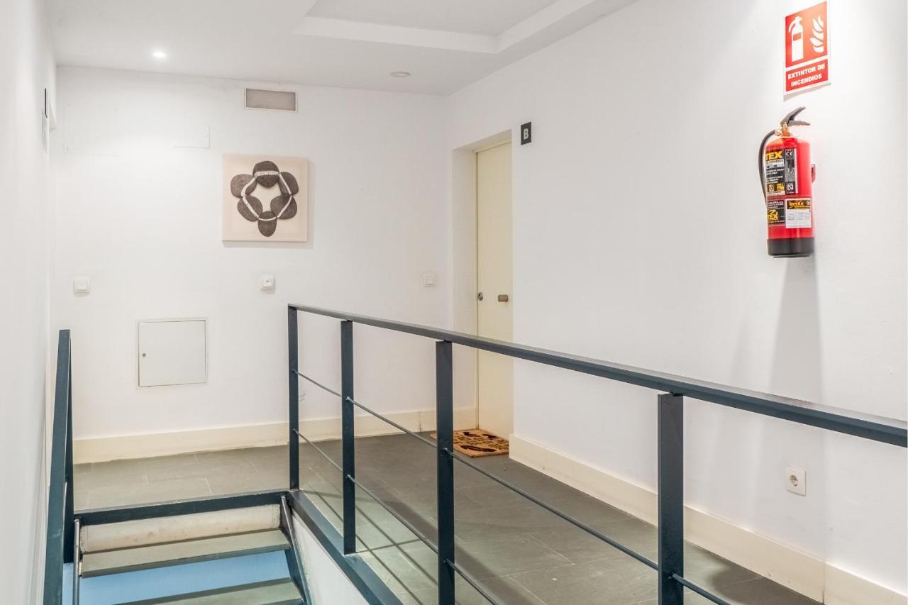 El Ventero Apartment - Elegante Apt Para 5 Con Terraza, Wi-Fi Y Aparcamiento En La Calle Camarma de Esteruelas Dış mekan fotoğraf